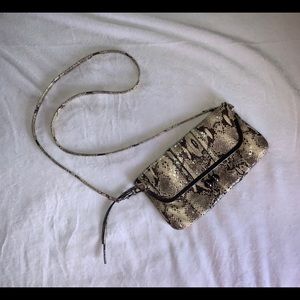 Jessica Simpson clutch